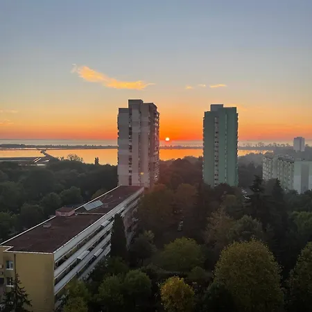 Zornitsa With Sea View And Free Parking Apartment Burgas City